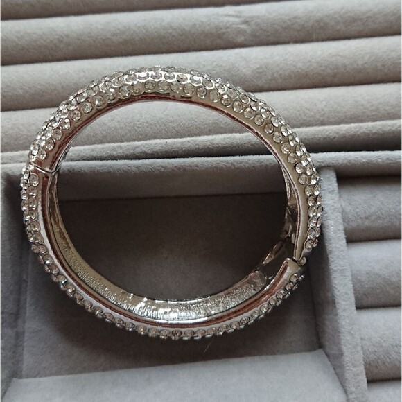 Jarin made in USA crystals bangle - Picture 2 of 10